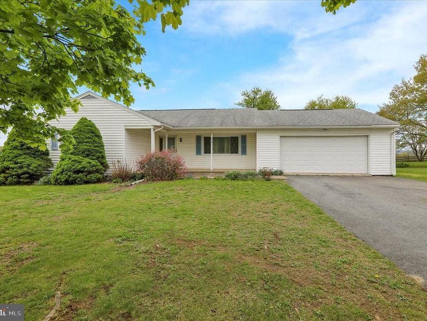 1714 Windsor Castle Road , Hamburg, PA 19526 Main Photo