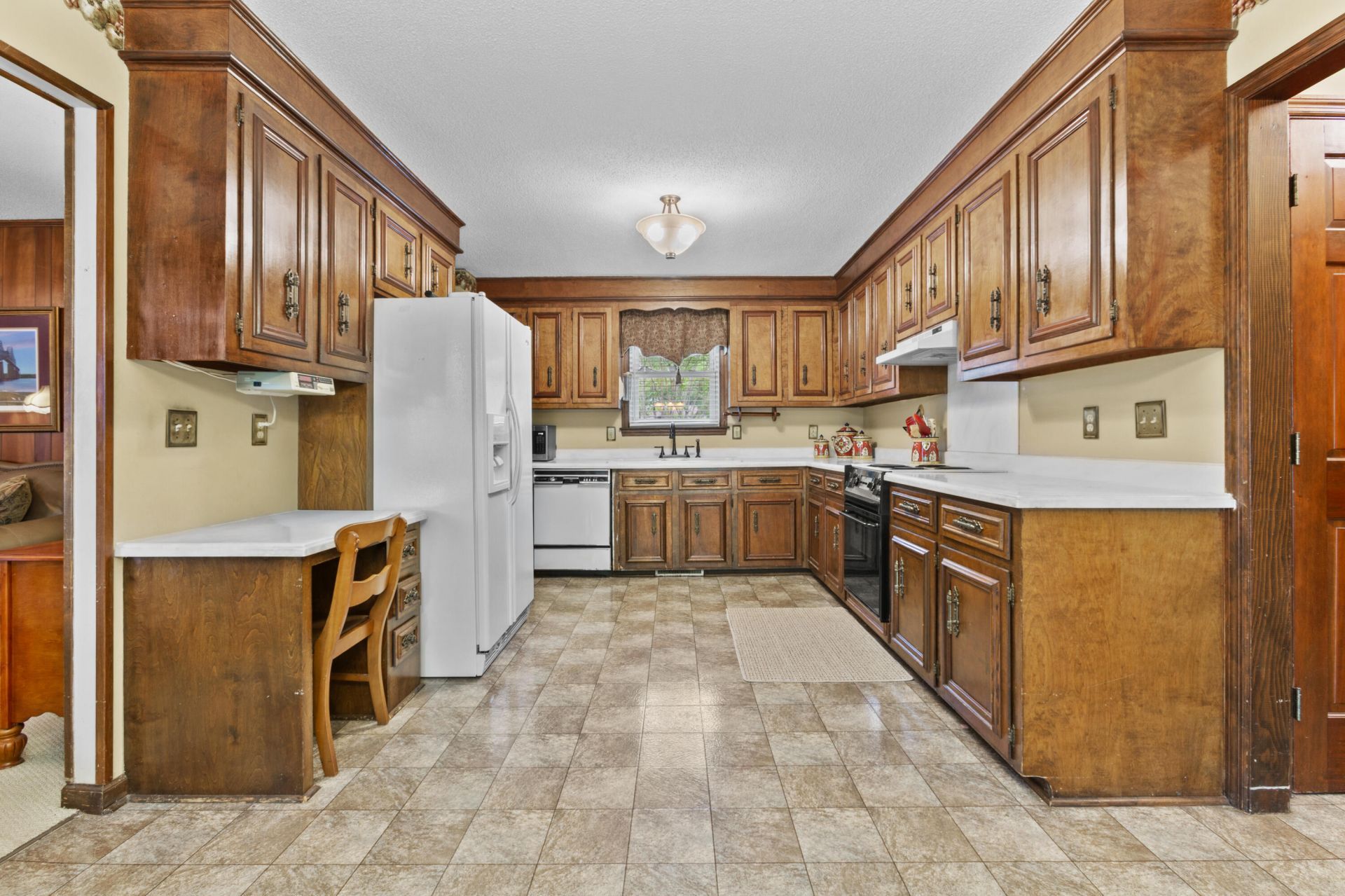 5924 Commonwealth Circle Photo 10
