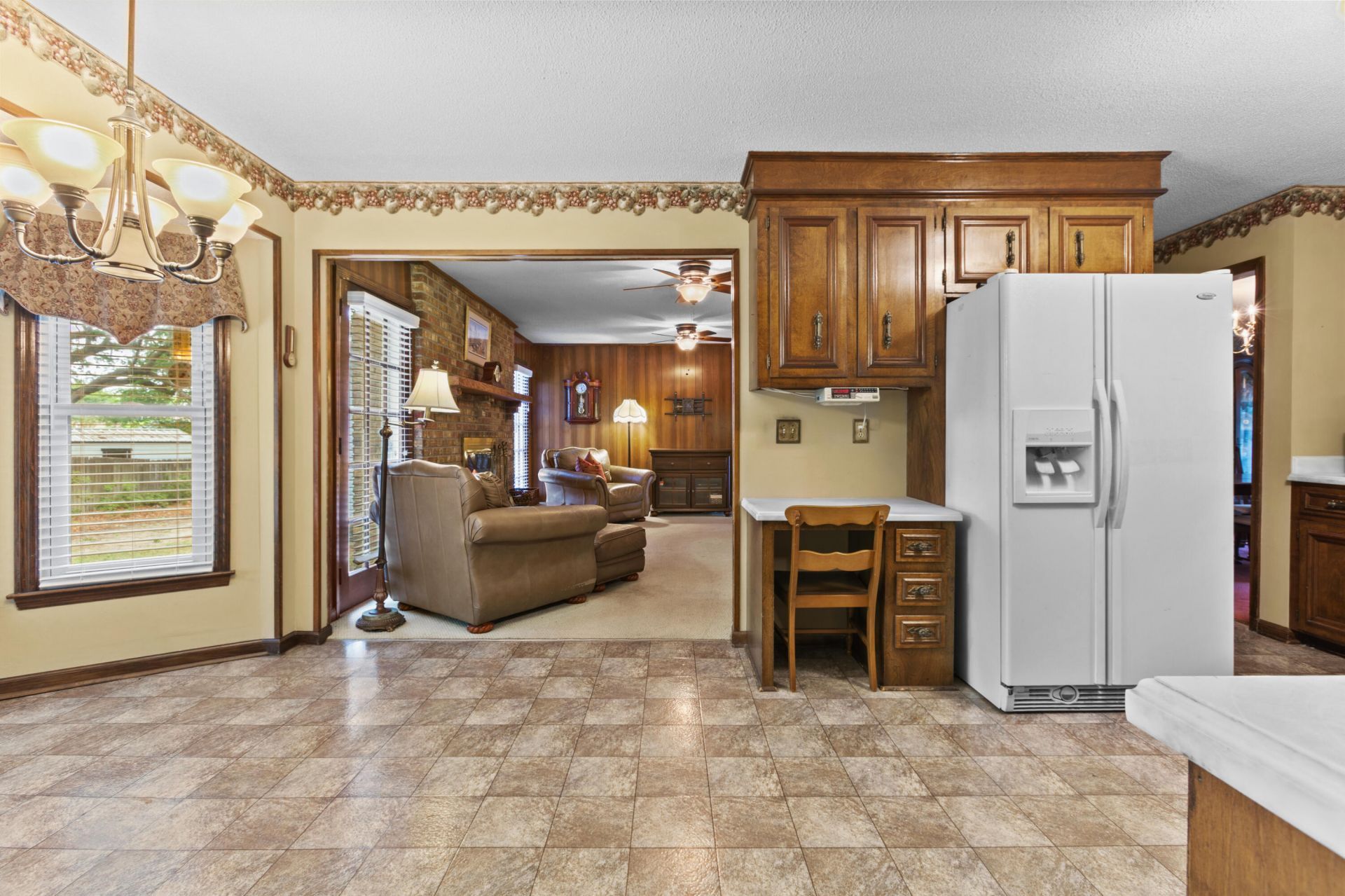 5924 Commonwealth Circle Photo 13