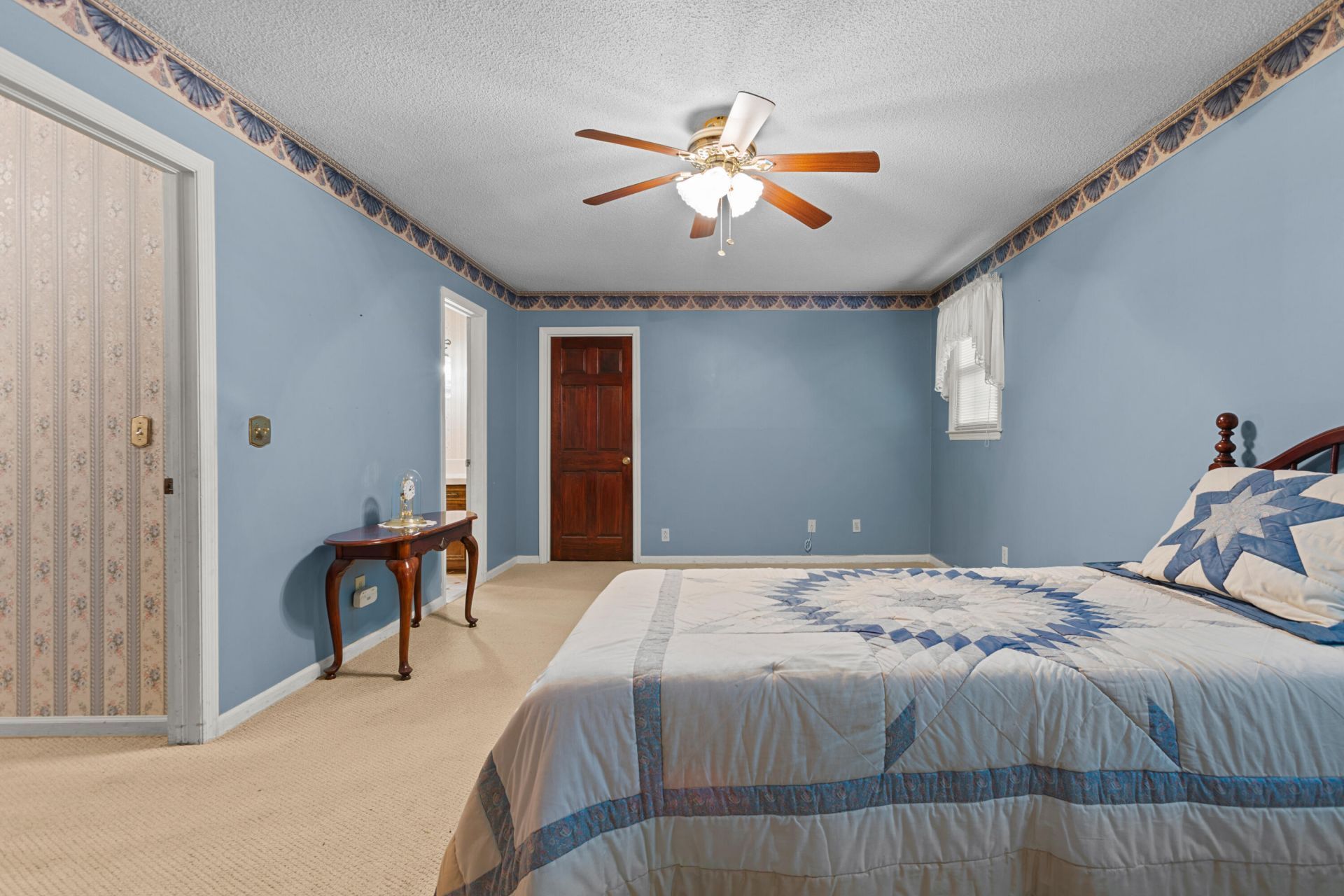 5924 Commonwealth Circle Photo 17