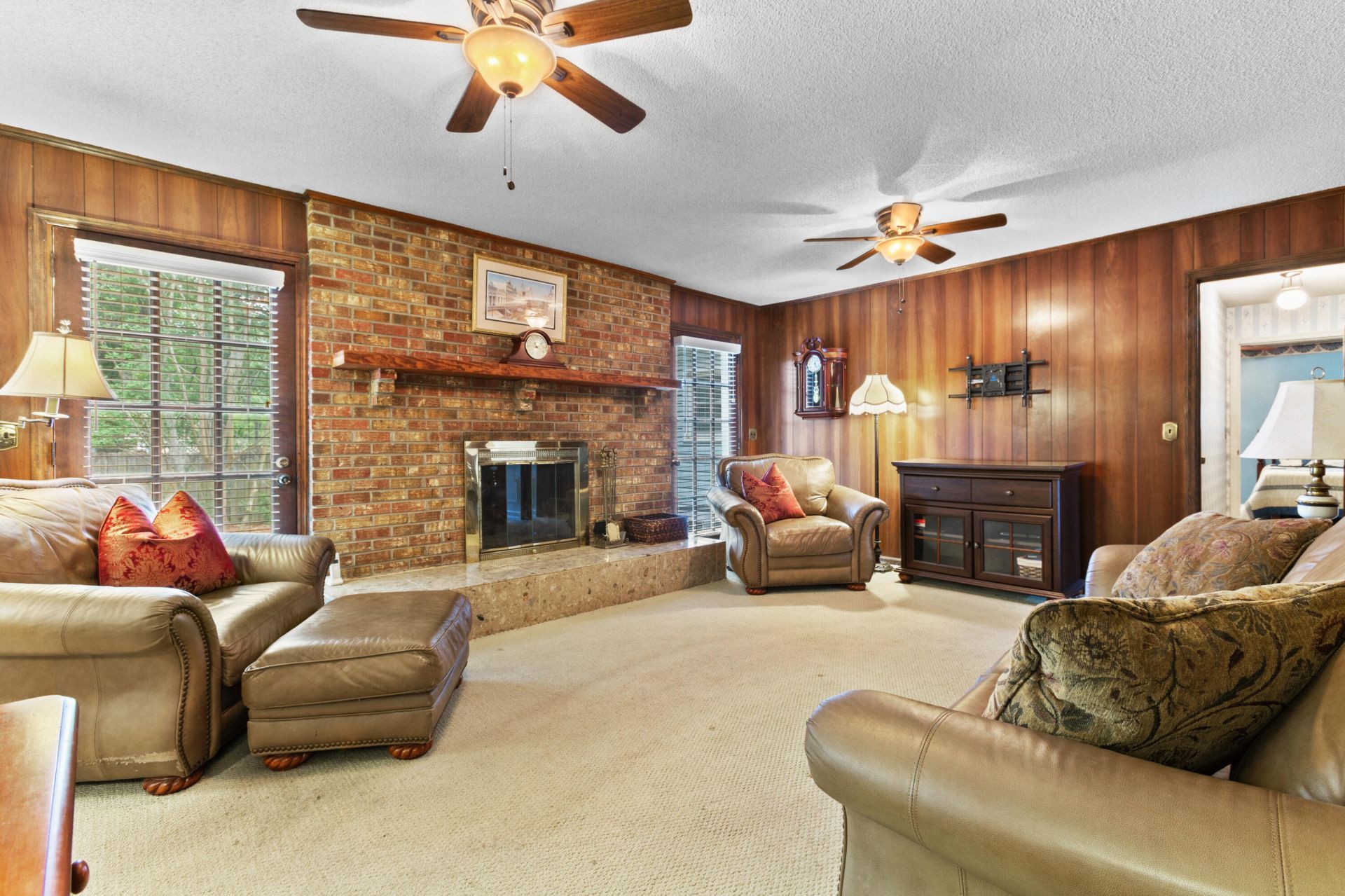 5924 Commonwealth Circle Photo 9