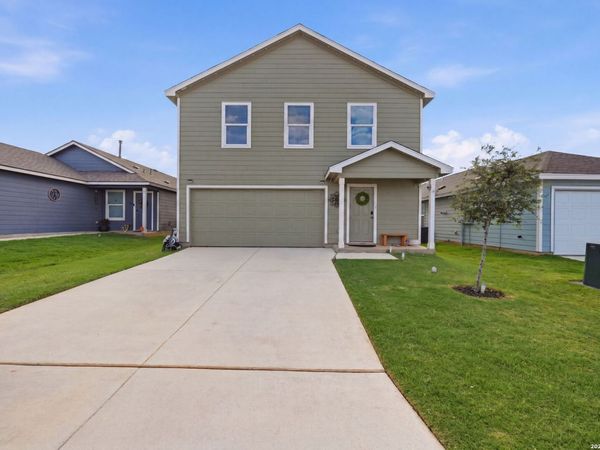 124 Maverick Cove, Pleasanton, TX 78064