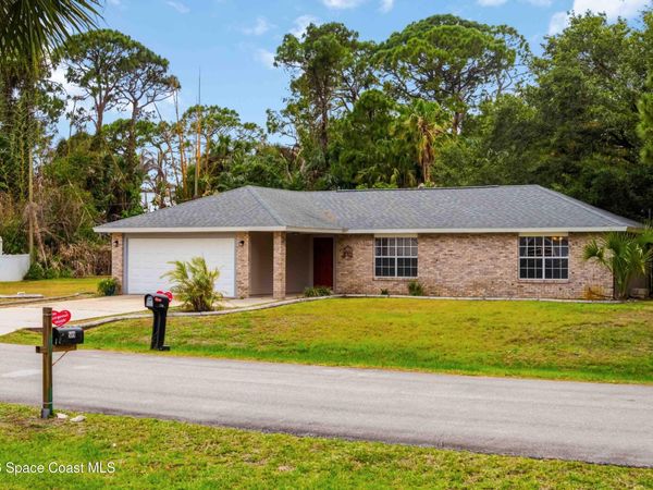 582 Sea Crest Avenue SW , Palm Bay, FL 32908