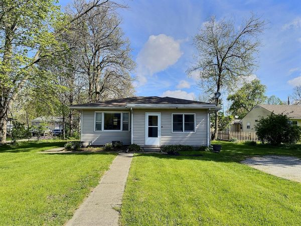 203 E Indiana Avenue , Kouts, IN 46347