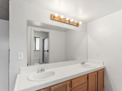 8471 Fontenay Way, Stockton, CA 95210 Photo