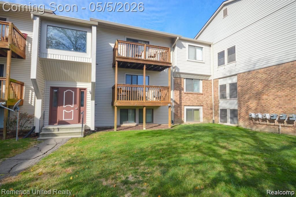 30074 W 12 Mile Road , Farmington Hills, MI 48334 Main Photo