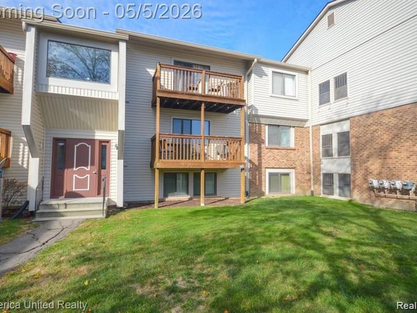 30074 W 12 Mile Road , Farmington Hills, MI 48334