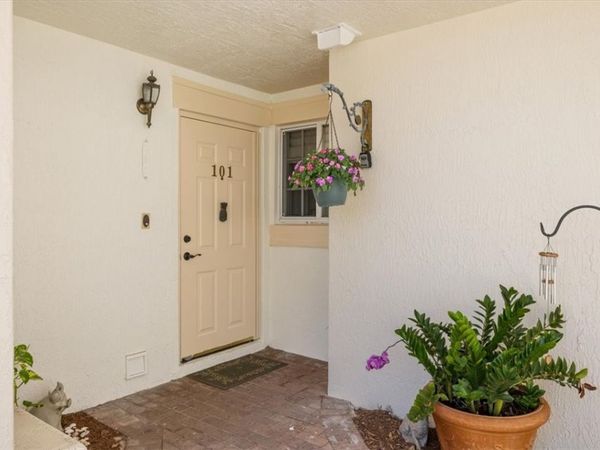 512 7th Square, Unit 101, Vero Beach, FL 32962