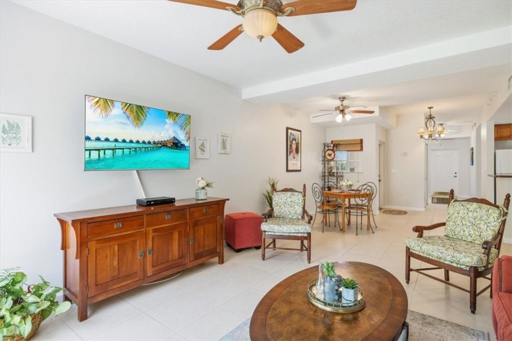 512 7th Square, Unit 101, Vero Beach, FL 32962 Photo