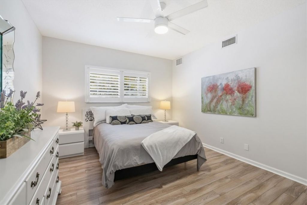 512 7th Square, Unit 101, Vero Beach, FL 32962 Photo