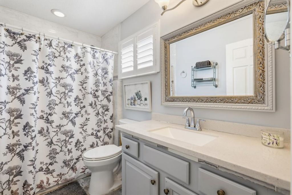 512 7th Square, Unit 101, Vero Beach, FL 32962 Photo