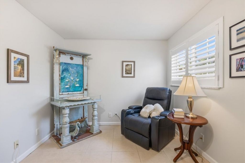 512 7th Square, Unit 101, Vero Beach, FL 32962 Photo