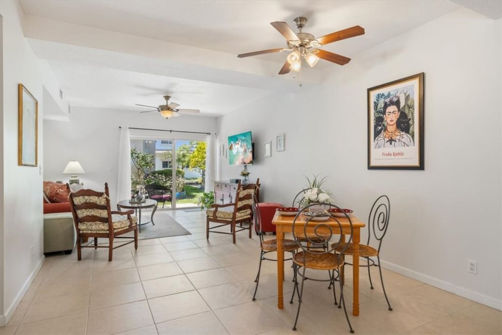 512 7th Square, Unit 101, Vero Beach, FL 32962 Photo