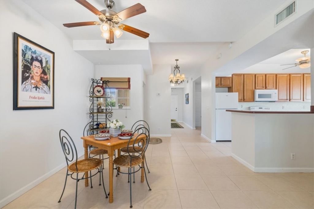 512 7th Square, Unit 101, Vero Beach, FL 32962 Photo