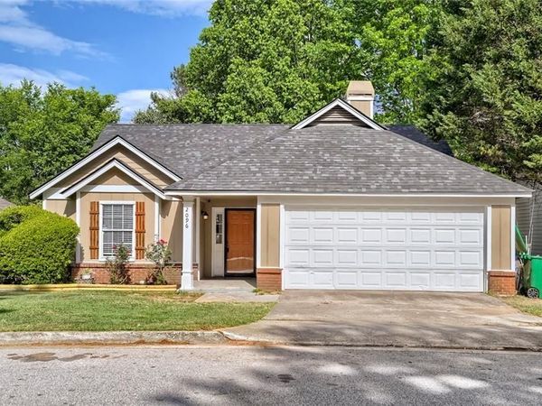 2096 W Morgans Bluff Court, Lithonia, GA 30058