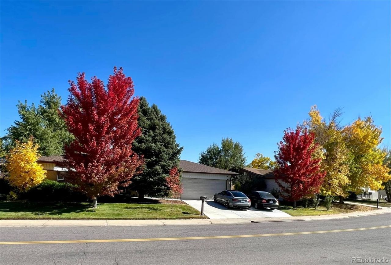 5030 Titan Court, Denver, CO 80239 Main Photo