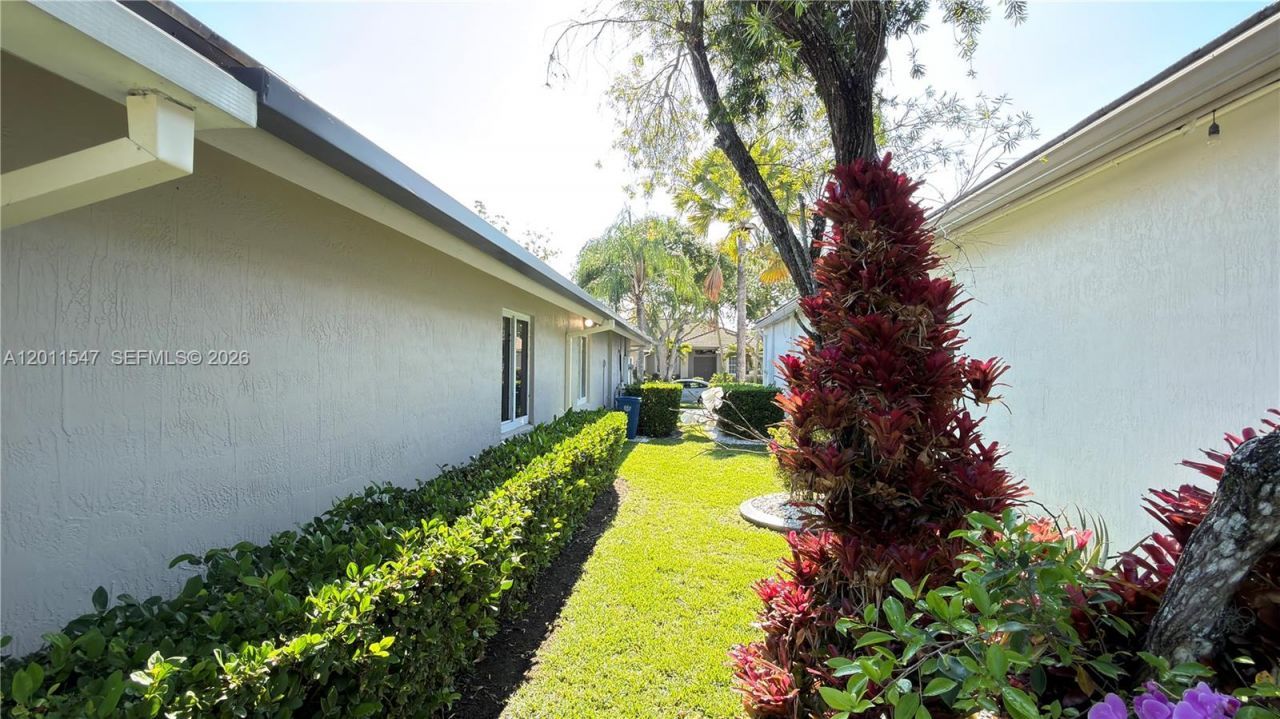 3767 Oak Ridge Cir , Unit 3767, Weston, FL 33331 Photo