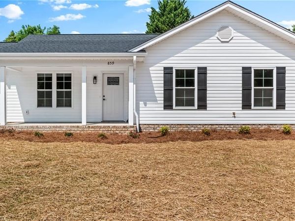 859 W Lee Avenue , Yadkinville, NC 27055