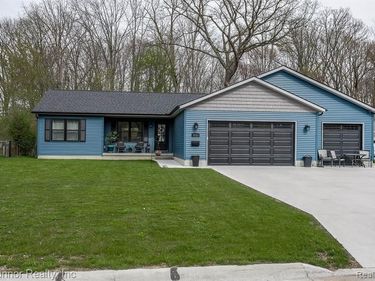 1521 Georgia Avenue, Marysville, MI 48040