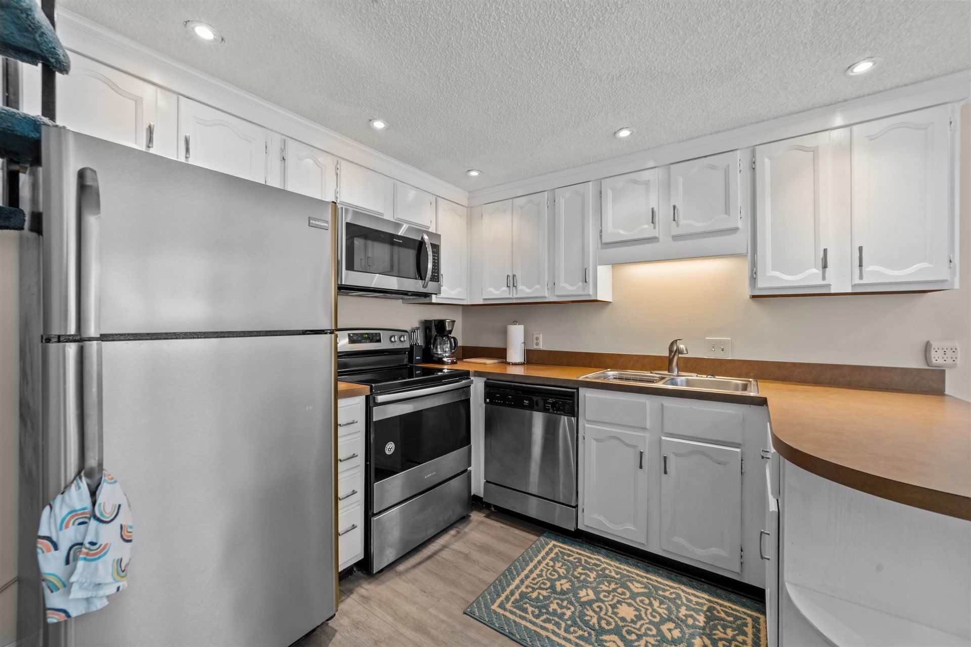 1210 Benna Dr.  Photo 4