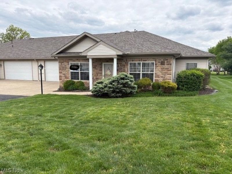 3077 Whitewood Street NW, North Canton, OH 44720 Photo 2