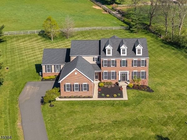 1 Belmont Ct, Alexandria, NJ 08867