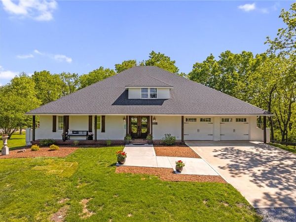 12245 W 279th Terrace, Louisburg, KS 66053