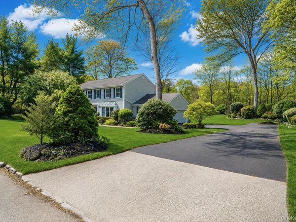 10 Mink Lane, East Setauket, NY 11733