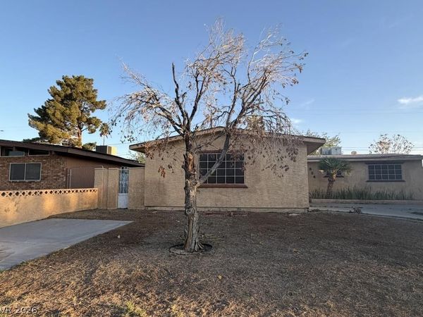 324 Duke Avenue , North Las Vegas, NV 89030