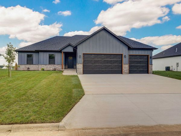 1453 N Collins Drive , Republic, MO 65738
