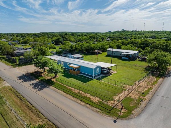 703 N Harvey Street , Breckenridge, TX 76424