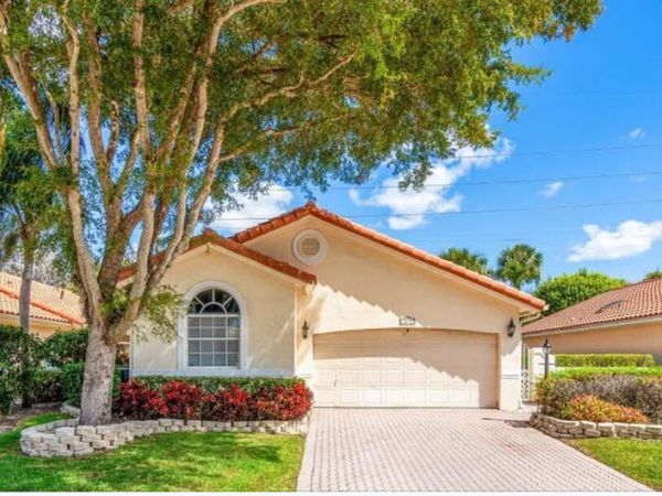 5072 Alencia Court, Delray Beach, FL 33484
