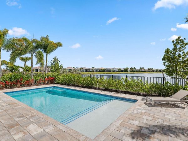 10466 Northbrook Circle, Palm Beach Gardens, FL 33412