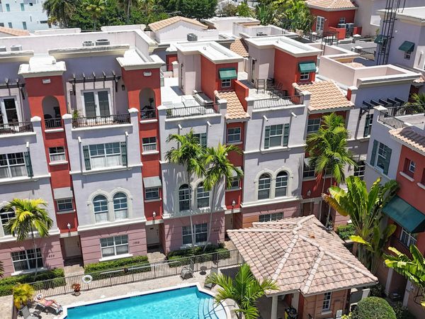 1033 NE 17th Way, Unit 1204, Fort Lauderdale, FL 33304