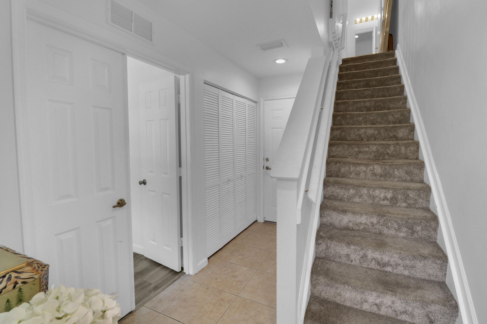 1033 NE 17th Way, Unit 1204, Fort Lauderdale, FL 33304 Photo