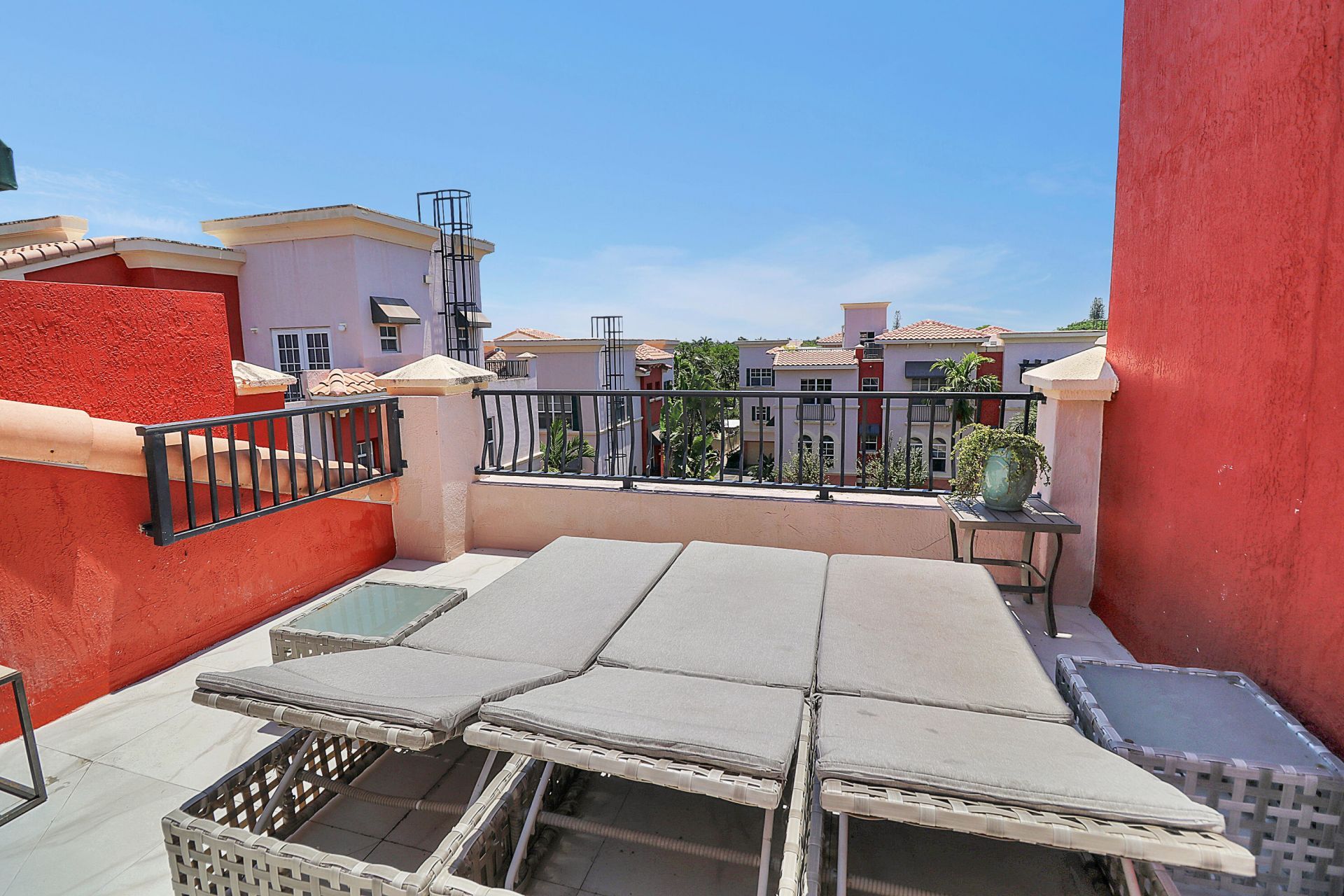 1033 NE 17th Way, Unit 1204, Fort Lauderdale, FL 33304 Photo