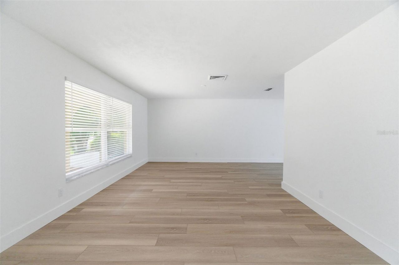 1200 80th St S, Saint Petersburg, FL 33707 Photo