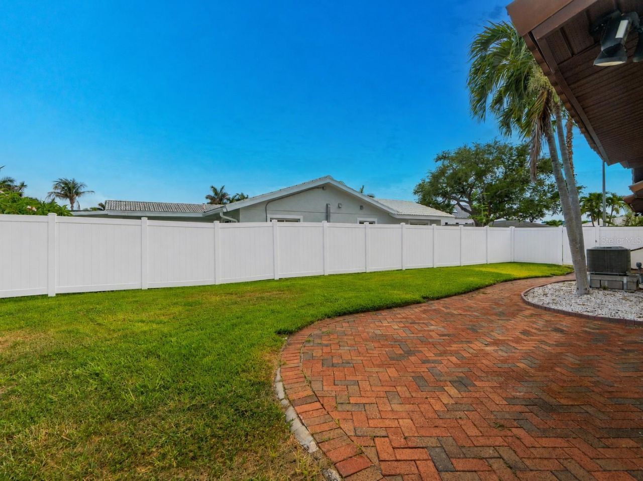 1200 80th St S, Saint Petersburg, FL 33707 Photo