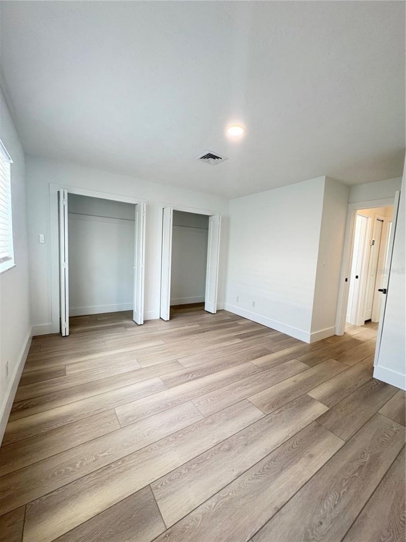1200 80th St S, Saint Petersburg, FL 33707 Photo