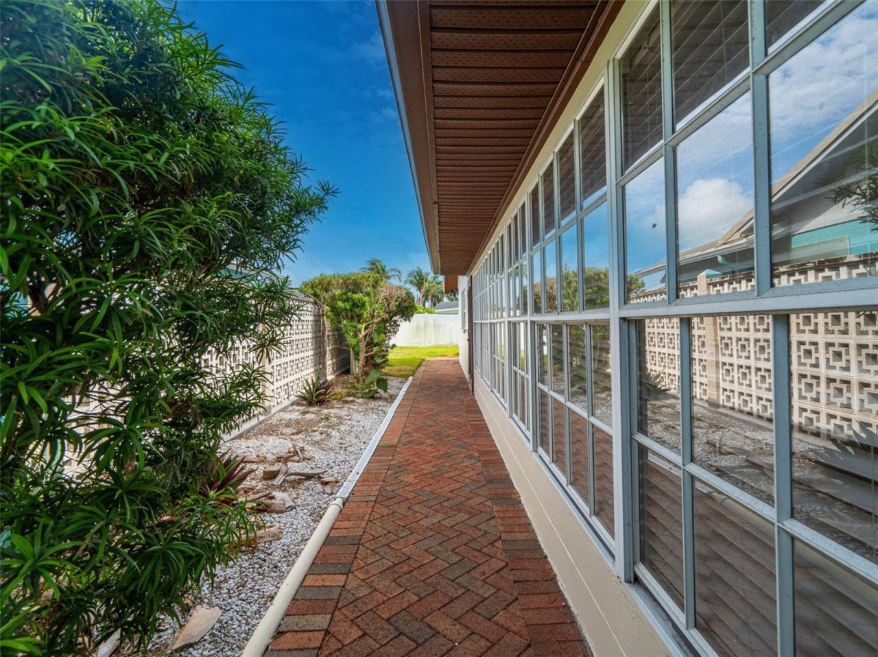 1200 80th St S, Saint Petersburg, FL 33707 Photo