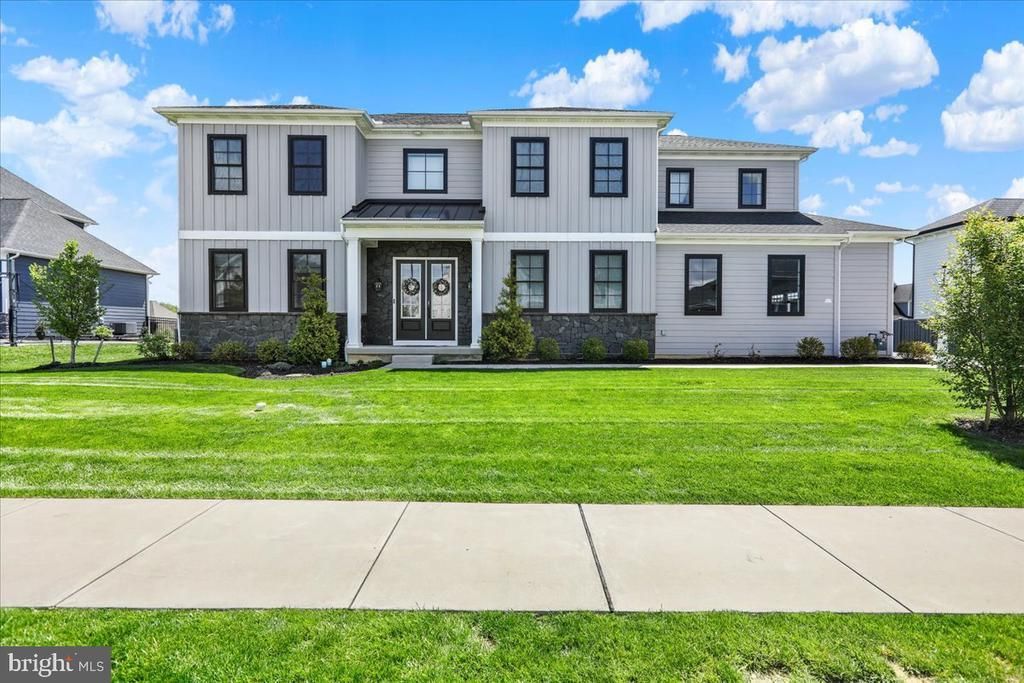 658 FLEETWOOD DRIVE, LITITZ, PA 17543