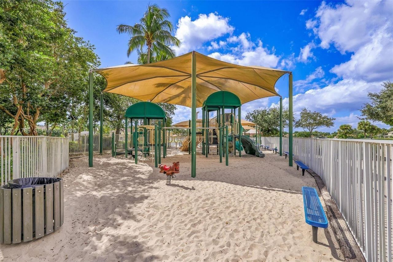 624 Bald Cypress Rd , Unit 624, Weston, FL 33327 Photo