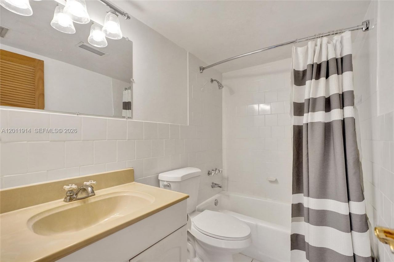 8335 SW 72nd Ave , Unit 205D, Miami, FL 33143 Photo