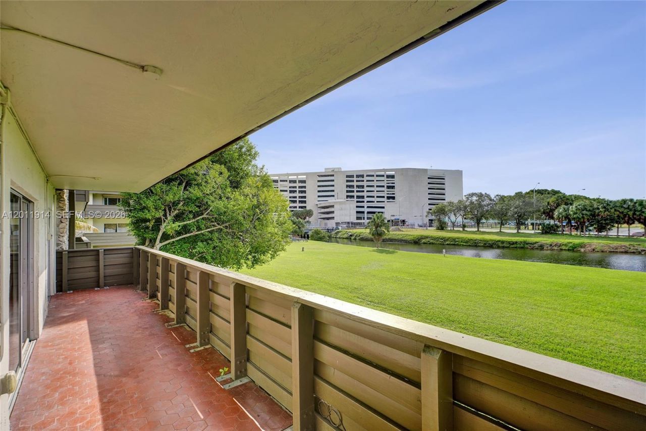 8335 SW 72nd Ave , Unit 205D, Miami, FL 33143 Photo