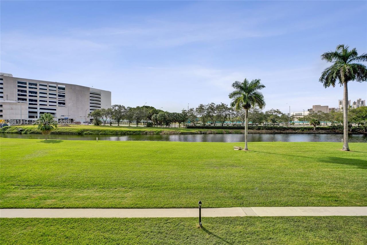 8335 SW 72nd Ave , Unit 205D, Miami, FL 33143 Photo