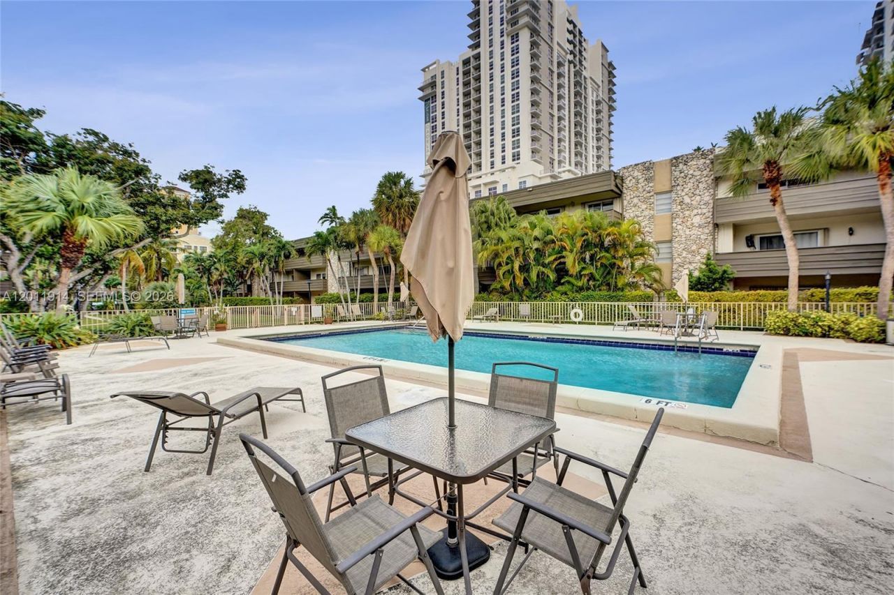 8335 SW 72nd Ave , Unit 205D, Miami, FL 33143 Photo
