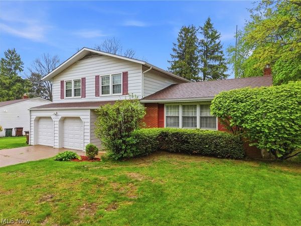 2445 Olentangy Drive , Akron, OH 44333