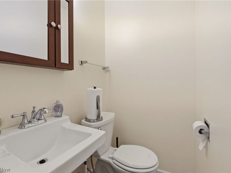 2445 Olentangy Drive, Akron, OH 44333 Photo 19