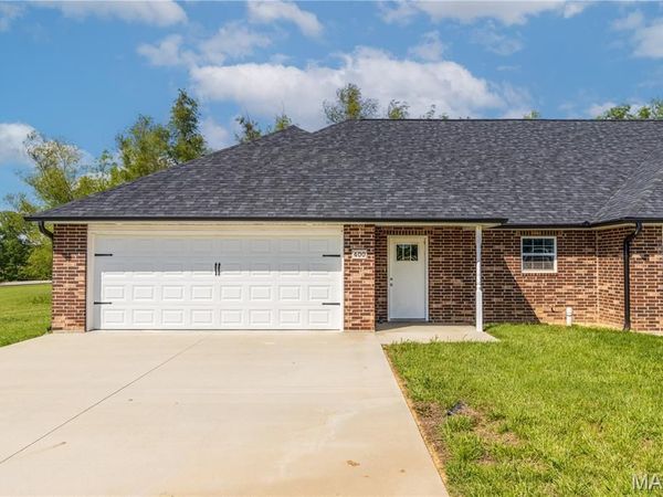 400 E Deerwood Drive, Jackson, MO 63755
