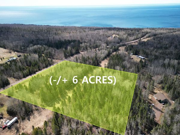 2983 County Rd 7 , Grand Marais, MN 55604